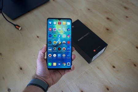 Huawei Mate 20 X Huawei Mate 20 X: recensione e specifiche tecniche dello smartphone